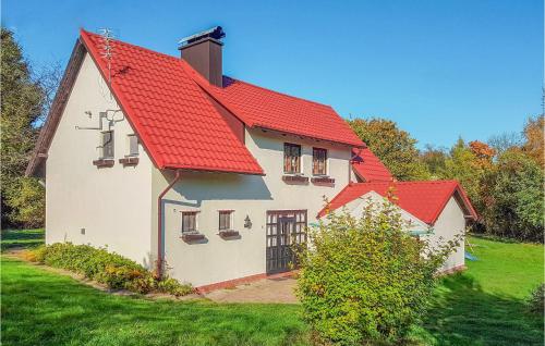 3 Bedroom Amazing Home In Sterlawki Male