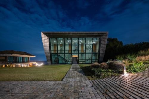 Taman di luar Playa Vik Jose Ignacio