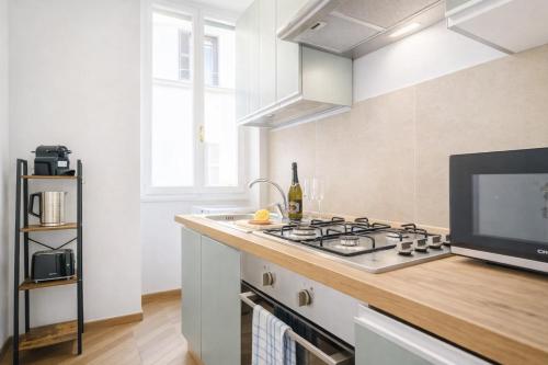 Elegantis Pompeo Magno Suite Apartment - Historic Center near the Vatican and Piazza del Popolo