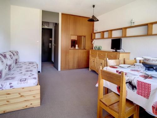 Appartement lumineux · Skis aux pieds · Terrasse & Casier à skis - FR-1-344-1290