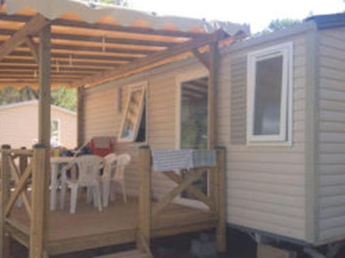 Charmant Mobil-home avec Terrasse pour 5 personnes - API-1-52-1597