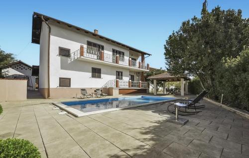Awesome Home In Polaca
