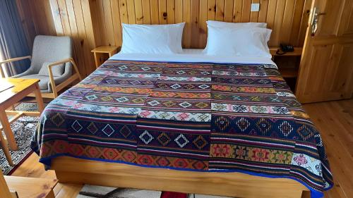 Llit o llits en una habitació de Thimphu Boutique