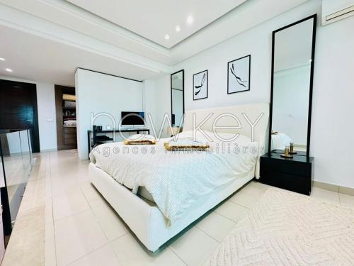 Luxurious Lofty