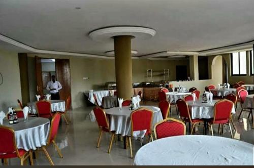 Restaurant o un lloc per menjar a Belayneh Hotel