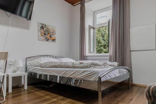 Bright 1BR Apartment Steps from the Danube