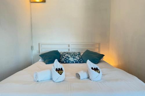One-bedroom apt ideally located in front of the Midi beaches