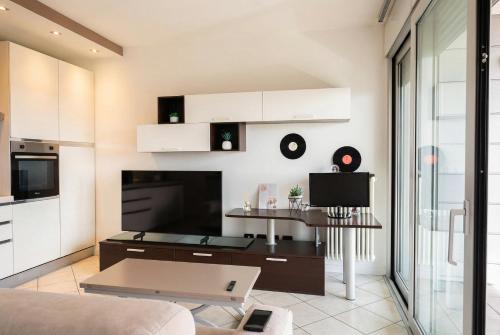 Panoramic terrace 16th floor Private Parking