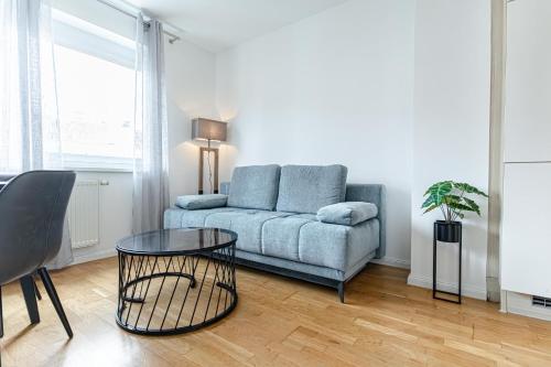 Modern & Stylish 1BR, 1LR Apartment at Vienna Center