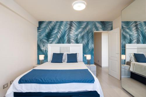 MAGNIFICENT FLAT with SPLENDID OCEAN VIEWS