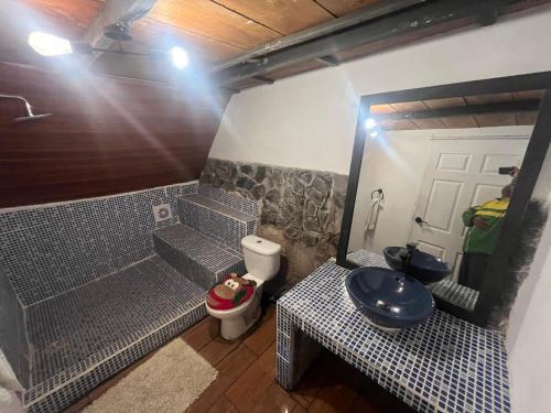 Bilik mandi di Las cabañas