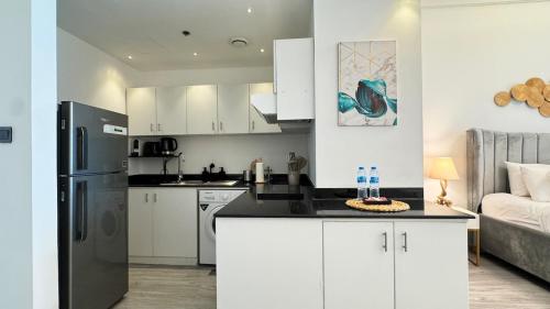 Studio in central location with Balcony nearby Metro