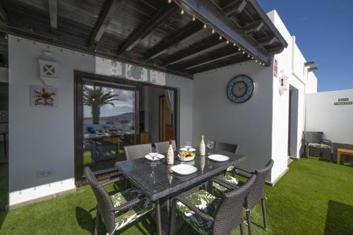 Exquisite Lanzarote Villa Villa Nova Vista 4 Bedrooms Spectacular Sea View