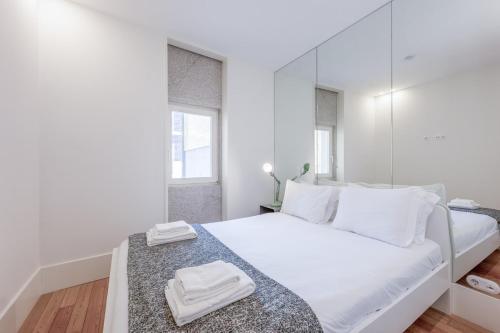 Modern Flat with balcony on Rua das Flores - 2nd