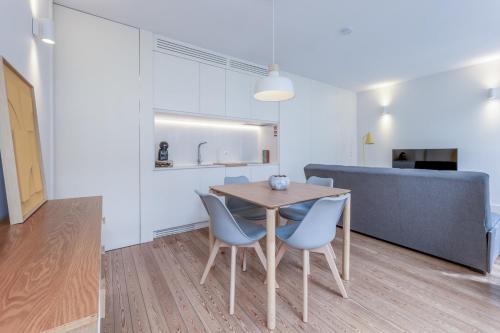 Modern Flat with balcony on Rua das Flores - 2nd