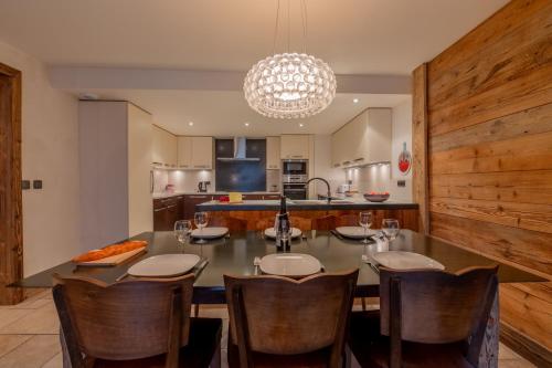 Panorama Mont-Blanc 2BR w/Views, Walk to Flégère Lift - Happy Rentals
