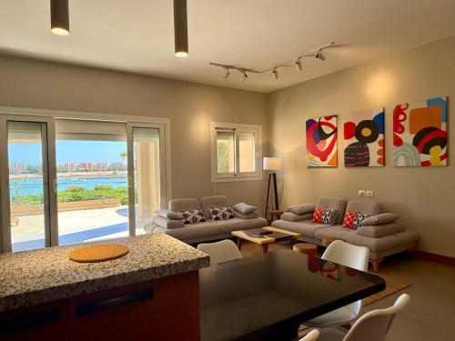 Scenic 2BR Ground Floor - Free Pool& Lagoon Access In ElGouna