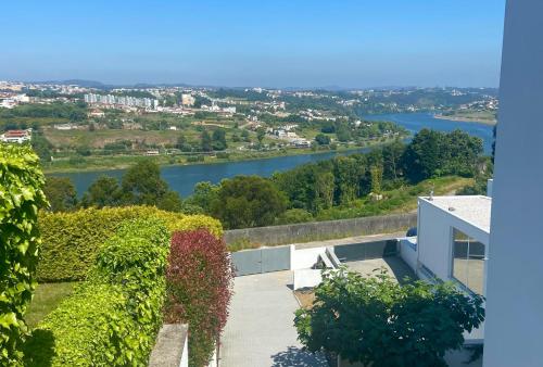 Casa dos Cubos - Douro river house with swimming pool and river view