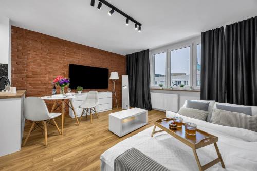 Muranów Studio - 10th Floor, Trams Nearby - by Rentujemy