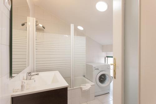 Ένα μπάνιο στο Apartments Center Bairro Alto