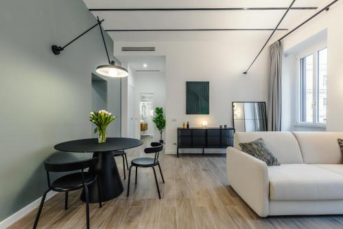 AT SIX - NEW designer apartment in the center!