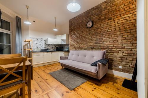 Garbary Studio with Mezzanine by BookingHost