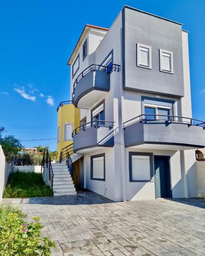 Pearl Villa and Apartment near Beach and Athens Airport