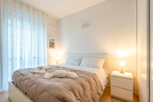 Luminoso e ristrutturato con doppio balcone e WiFi