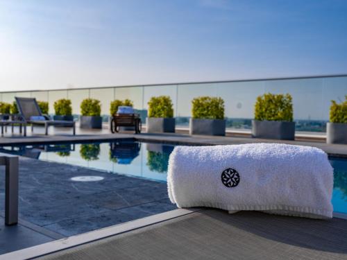 Galeria Plaza Irapuato — Pool view