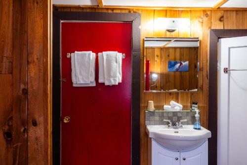 Bilik mandi di Red Shutter Inn