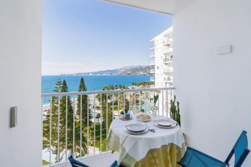 La Ola Azul Design Studio