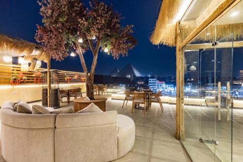 The Palace Pyramids View Hotel