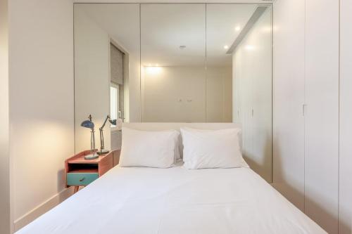Modern Flat with balcony on Rua das Flores - 3rd