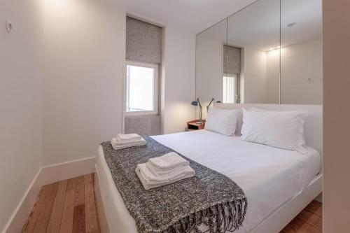 Modern Flat with balcony on Rua das Flores - 3rd