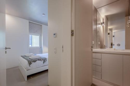 Modern Flat on Rua das Flores - 4th Floor