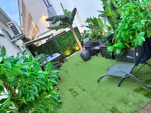 Studio avec Spa Privatif & Terrasse Jungle Dijon Centre
