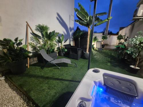 Studio avec Spa Privatif & Terrasse Jungle Dijon Centre