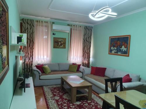 Big Cozy Apartment in the Heart of the City