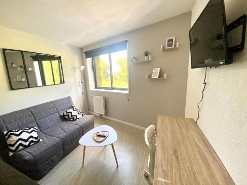 Studio WIFI TÉLÉ parking privé ,ENTREE AUTONOME