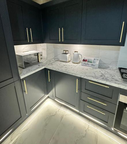Modern 2 Bedroom House Near London City Airport, Excel, O2 & DLR with FREE Parking & Privet Entrance photo 11