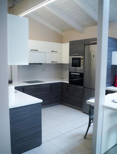 Η κουζίνα ή μικρή κουζίνα στο Gela