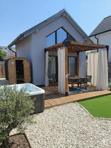 Tiny Loft Šamorín - s privátnym wellness, saunou a vírivkou