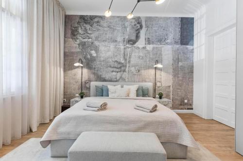 Stylish 2BR Apartment in Old Town