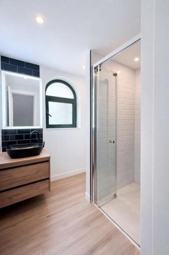 Olympia House Lovely, Close to Town and Beaches with Private Pool & Fast WiFi