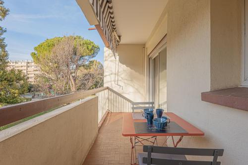 Studio avec balcon et parking proche plages