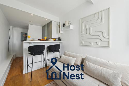 Charming Eiffel Tower view Nest in Paris 8th