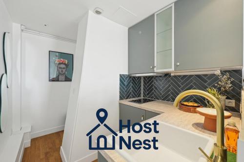 Charming Eiffel Tower view Nest in Paris 8th