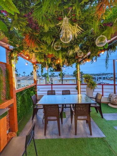 Penthouse with Private Rooftop & Seaview