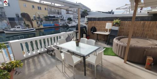 Casa con embarcadero