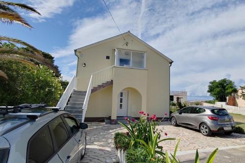 Apartments with parking space Lopar, Rab - 25086